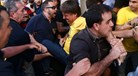 Bolsonaro leva facada durante ato político em Juiz de Fora