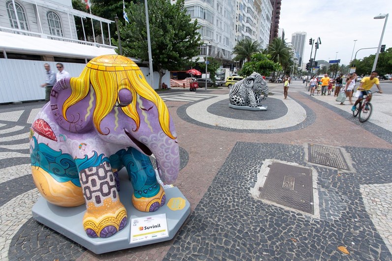 Exposição exibe esculturas de elefantes nas ruas do Rio