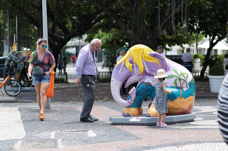 Exposição exibe esculturas de elefantes nas ruas do Rio