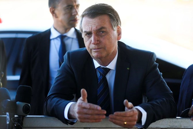 Bolsonaro garante indulto de Natal a policiais presos injustamente