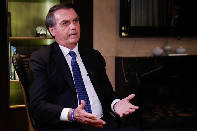 Bolsonaro diz que só aceitará ajuda do G-7 se Macron se desculpar por ‘insultos’ 