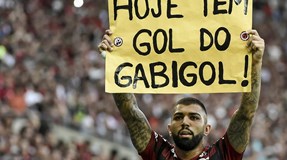 Flamengo atropela o Palmeiras e recupera a ponta 