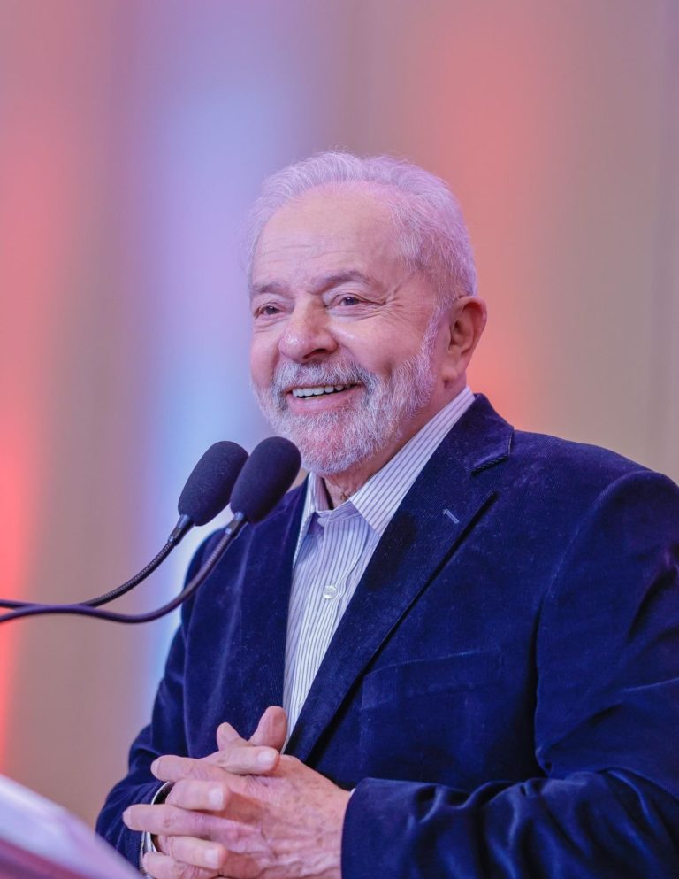 Lula critica defesa de Bolsonaro sobre privatizações: “Única coisa que fala é vender”