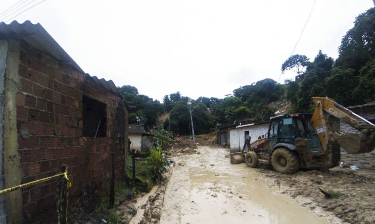 Chuvas em Pernambuco aumenta número de mortos para 120