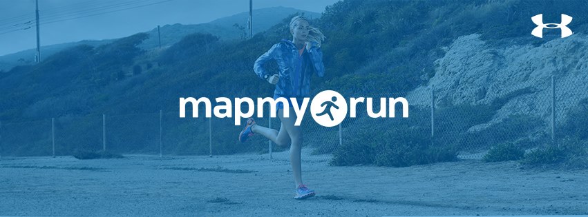 Mulher correndo com logotipo da MapMyRun na frente. Este é um dos melhores aplicativos de corrida