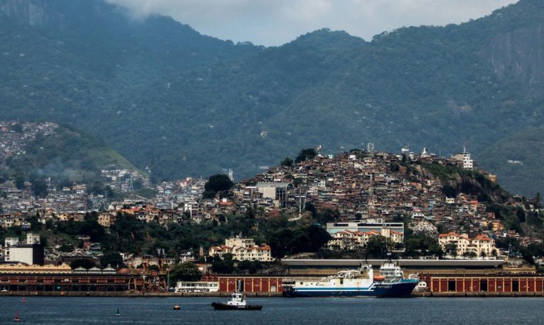 Casas em favelas do RJ serão reformadas por Programa