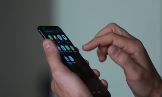 ABNT inaugura norma acessível em apps de celular