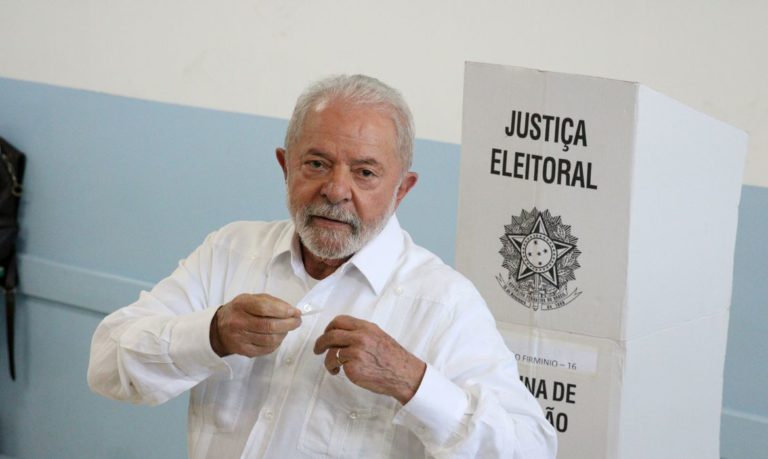 Lula volta ao mandato após 12 anos