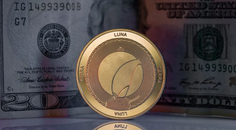 LUNC: Binance queima 4,7 milhões de reais convertidos em tokens da antiga LUNA e, com isso, criptomoeda dá sinais de uma reação