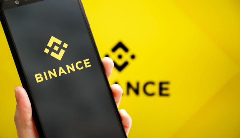 Binance tem 2 bilhões de dólares sacados por seus usuários depois do colapso da FTX