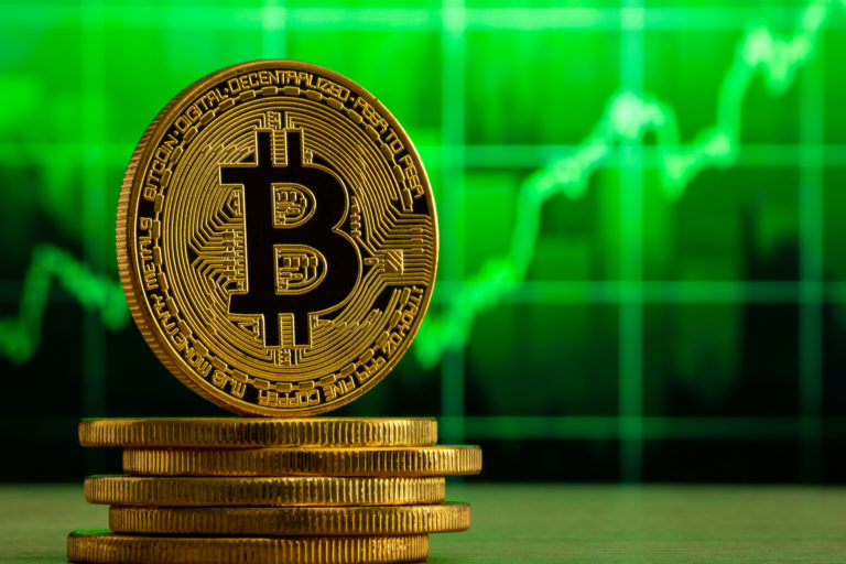 Bitcoin alcança US$ 50 Mil pela primeira vez desde 2021