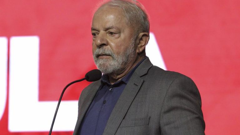 Lula bate o martelo sobre José Múcio