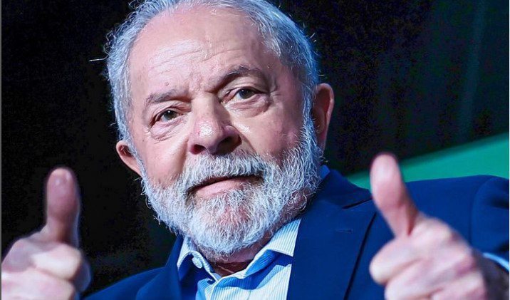 O novo valor acordado entre o atual presidente do Brasil, Lula, e ministros é superior a R$ 1.300