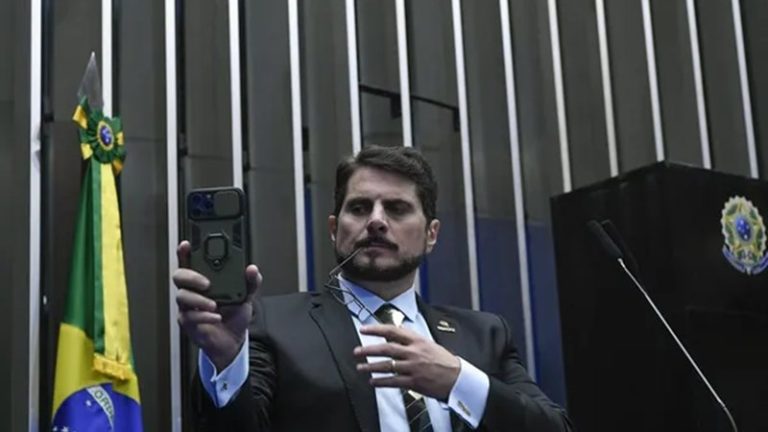 Moraes possibilita depoimento de Marcos do Val sobre atos golpistas