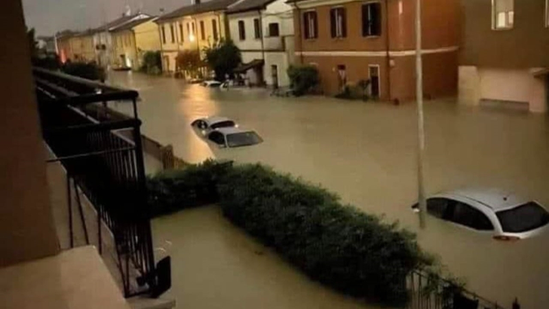 O governo italiano mencionou que algumas áreas foram atingidas por metade da quantidade de chuva esperada para um ano