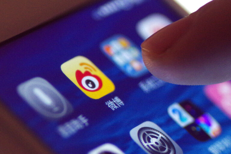 China bane influenciadores de criptomoedas da Weibo, maior rede social do país