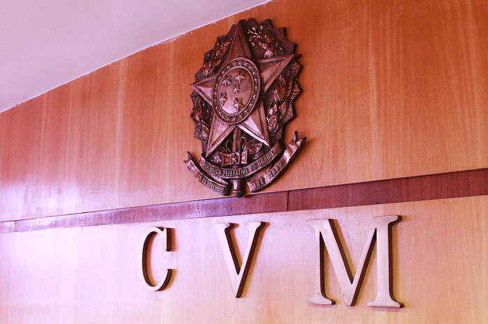 CVM determina suspensão de plataforma de criptomoedas no Brasil