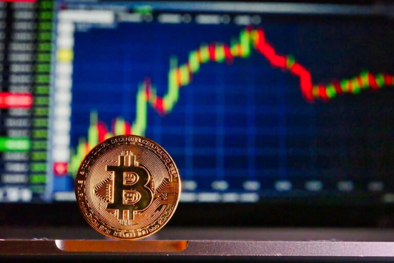 Manhã de Reviravoltas: Bitcoin Recupera os US$ 43 Mil e Polygon (MATIC) Dispara 20% com Expectativa de Novas Máximas