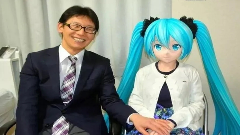 Há cerca de quatro anos, japonês estabeleceu casamento com holograma