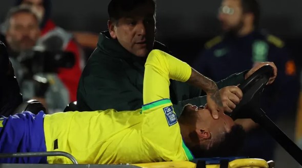 Neymar sofre nova lesão em ligamento cruzado
