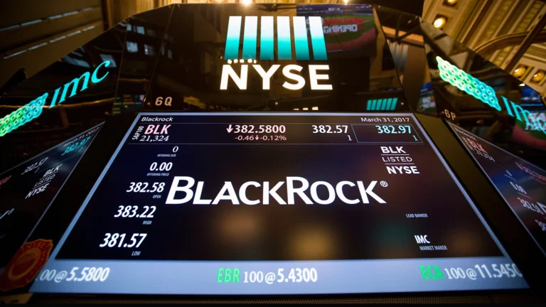 Bitcoin salta 5% com indicações positivas para ETF da BlackRock