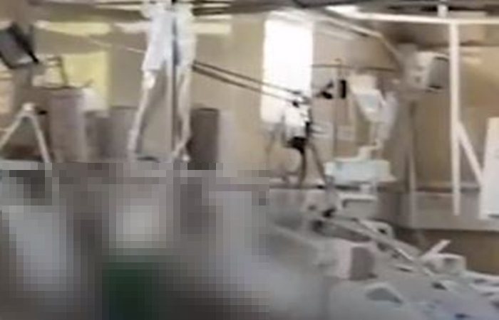 Bebês aparecem dentro de hospital em Gaza mortos