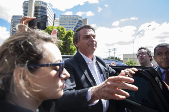 Bolsonaro tenta nova atitude contra o SFT
