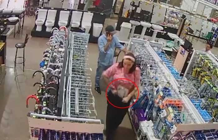 Mulher esconde produto furtado em calcinha